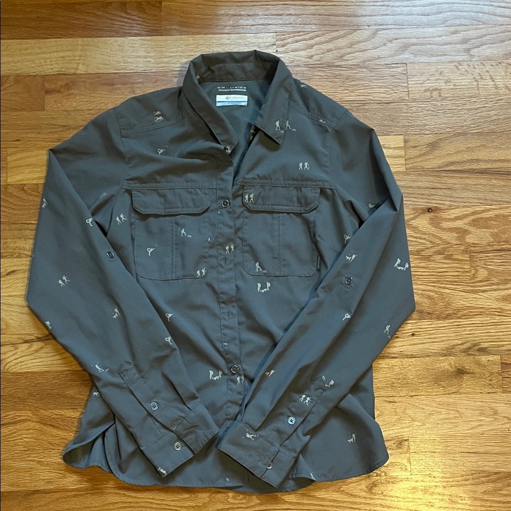 Women’s Gray Button-Up Shirt